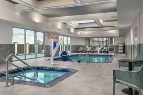 Home2 Suites By Hilton Eureka - Piscina