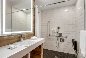 Clarion Lakeside Inn & Conference Centre - Chambre