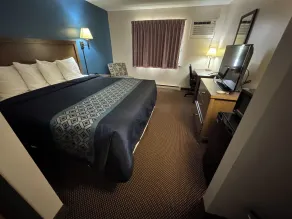 Red Wing Inn and Suite - Room
