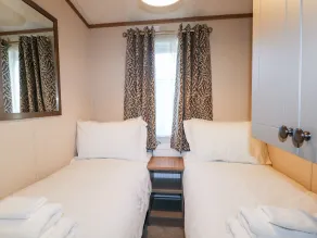 Chichester Lakeside Self-Catering Holiday Home - Room