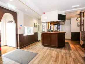 The Five Bells Inn - Hall