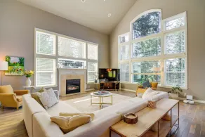 Premier Gig Harbor Home! Views, Spa & Billiards - Innvendig