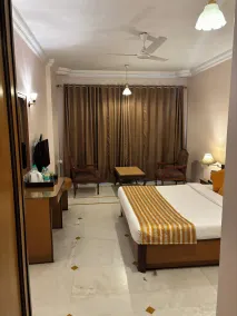 Kailash Parbat - Room