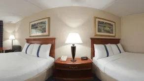 Clarion Hotel & Conference Center Ronkonkoma MacArthur Airport - Chambre