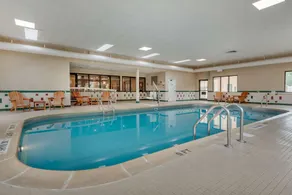 Comfort Suites near Route 66 - Piscine
