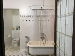 Thornwald Mansion - Bathroom