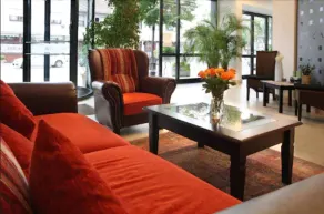 Hotel L' Escala - Sitzecke in der Lobby