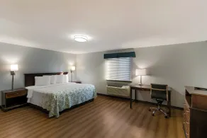 HomeTowne Studios by Red Roof Denver - Lancaster County - Rum