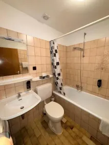 Yeti City Hotel Saarbrücken - Badeværelse