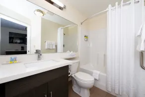 Candlewood Suites Olathe by IHG - Bathroom