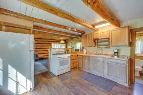Historic Century-Old Cabin in Downtown Hope - Innvendig