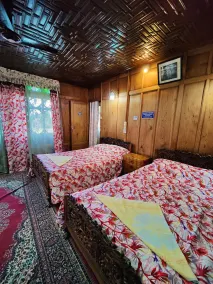 Shiraz Deluxe Houseboat - Værelse