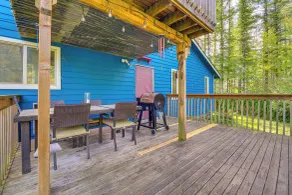 Fire Pit + Mountain Views: Outdoorsy PNW Escape - Innvendig