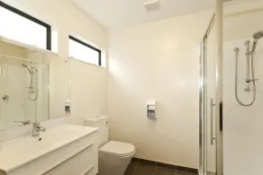Gothic Heights Motel - Badezimmer