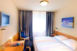 Tryp by Wyndham Luebeck Aquamarin - Room