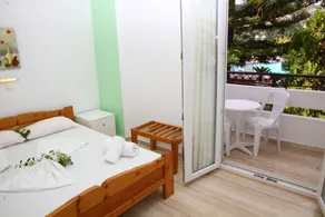 Nikos Apartments - Vue de la chambre