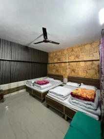 J M S Guest House - Habitación