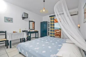 Ydreos Studios & Apartments - Habitación