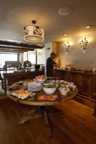 Maison de Famille Les 5 Frères - Restaurant