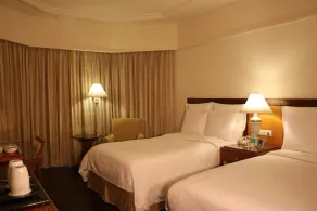 Hyderabad Marriott Hotel & Convention Centre - Room