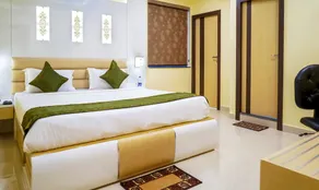 Treebo Oasis, Laxmisagar - Room