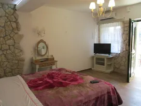 Korina Studios - Rom