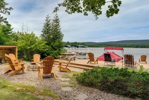 Beech Mt Lakefront Gem! Hot Tub, Kayaks, Billiards - Innvendig