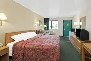 Days Inn by Wyndham Espanola - Chambre