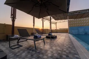 The Royal Bihar - Piscina