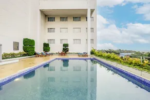 Lemon Tree Hotel Electronics City - Pool