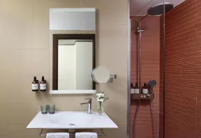 NH Barcelona Diagonal Poblenou - Badezimmer