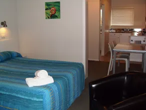 Averill Court Motel - Room