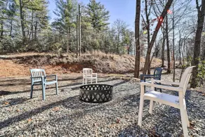 Modern Cabin w/ Fire Pit < 3 Mi to Trails! - Innenbereich