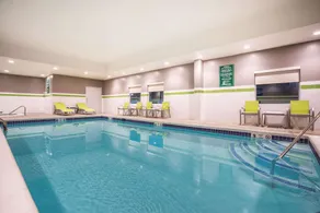 La Quinta Inn & Suites by Wyndham Clifton Park/Saratoga Area - Piscine