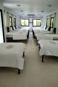OYO 75353 Loy Chalet Resort - Chambre