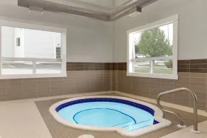 Days Inn & Suites by Wyndham Warman - Piscina
