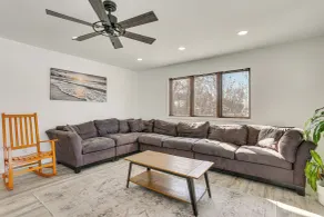 Game Room & Hot Tub: Family Gem on Lake Hopatcong - Innenbereich