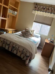 One Bedroom With its Full Bathroom - Zimmer