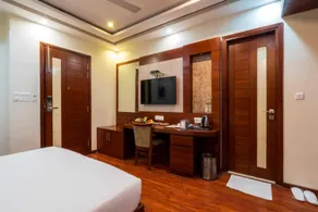 Grand FFOUR near Nehru Place, Delhi - Room