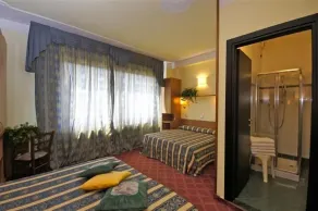 Hotel Promenade Universale - Rum