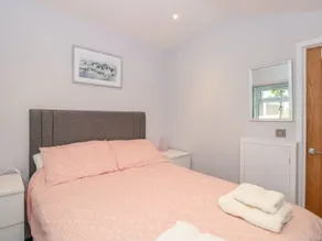 201 Norton Park - Room