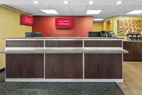 Red Roof Inn Dayton North Airport - Lobby