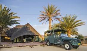 Ai Aiba - The Rock Painting Lodge - Rezeption