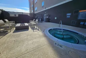 La Quinta Inn & Suites by Wyndham - Red Oak TX IH-35E - Piscine