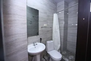 Hotel Traveler - Bathroom