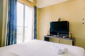 Comfortable And Modern Studio Serpong Greenview Apartment - Habitación