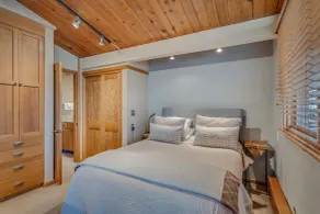 Laurelwood Condominiums 401 - Room