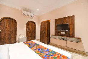 FabHotel Golden Suites - Chambre