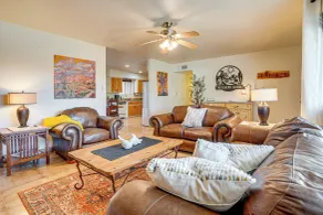 Patio & Mtn Views: Wickenburg 'trail Head House' - Innenbereich