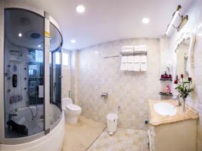 ROY VILLA COFFEE - Bathroom